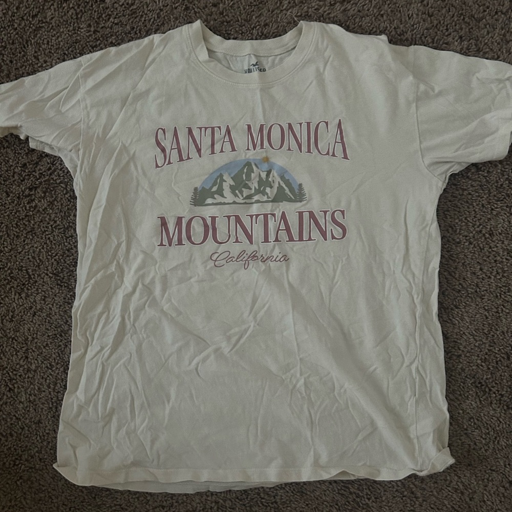 Hollister size small, Santa Monica, t shirt